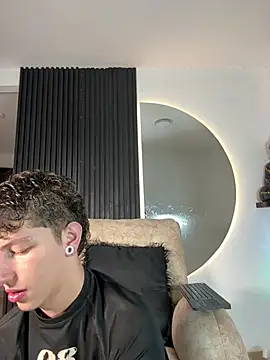 ARON LUXX online show from February 13, 2026, 3:06 am