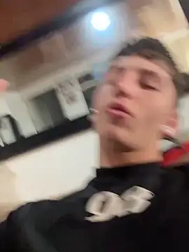 ARON LUXX online show from March 3, 2026, 8:27 pm