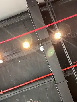 ARON LUXX online show from April 17, 2026, 2:09 pm