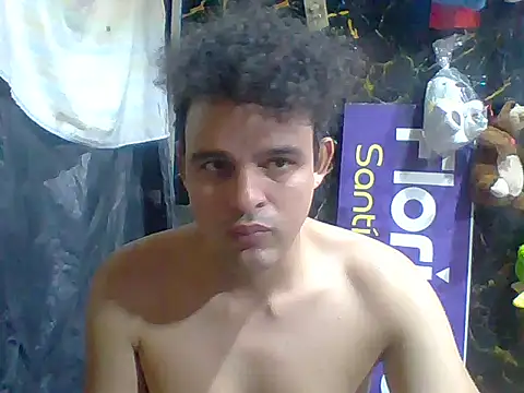 Snapshot of polla_large_active chatting on August 3, 2026, 1:25 am polla large active online show from August 3, 2026, 1:25 am