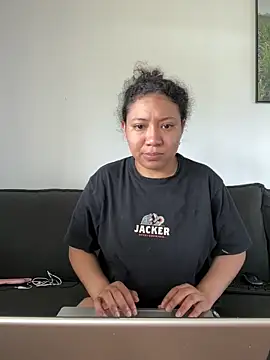 Snapshot of daphne_grande chatting on February 20, 2026, 4:31 pm daphne grande online show from February 20, 2026, 4:31 pm