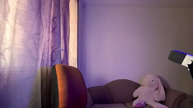 Chinicr18 online show from March 26, 2026, 9:13 pm