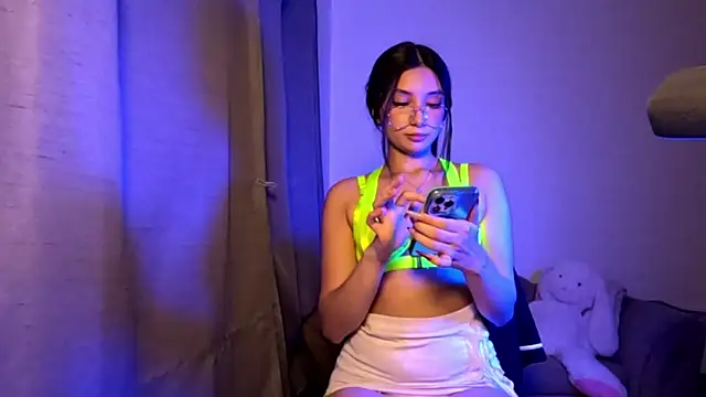 Chinicr18 online show from March 28, 2026, 12:22 am