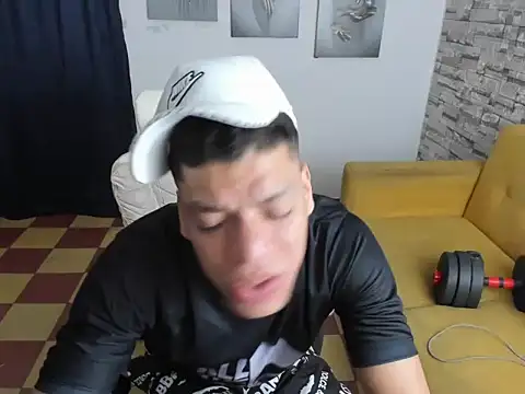 Snapshot of Andres_sant_ chatting on February 13, 2026, 4:12 am Andres sant online show from February 13, 2026, 4:12 am