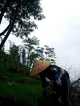 witch-xx online show from May 8, 2026, 8:40 am