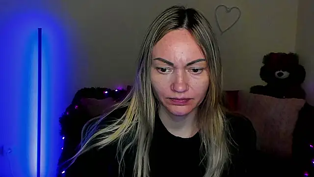 Snapshot of BlondMikey22 chatting on April 21, 2026, 6:03 pm BlondMikey22 online show from April 21, 2026, 6:03 pm