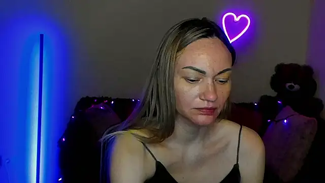 Snapshot of BlondMikey22 chatting on May 10, 2026, 5:44 am BlondMikey22 online show from May 10, 2026, 5:44 am
