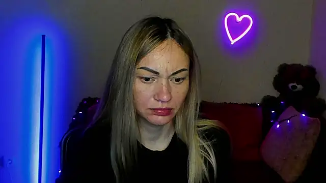 Snapshot of BlondMikey22 chatting on May 16, 2026, 5:28 am BlondMikey22 online show from May 16, 2026, 5:28 am