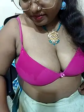 Snapshot of Archana_achu143 chatting on May 17, 2026, 8:20 pm Archana achu143 online show from May 17, 2026, 8:20 pm