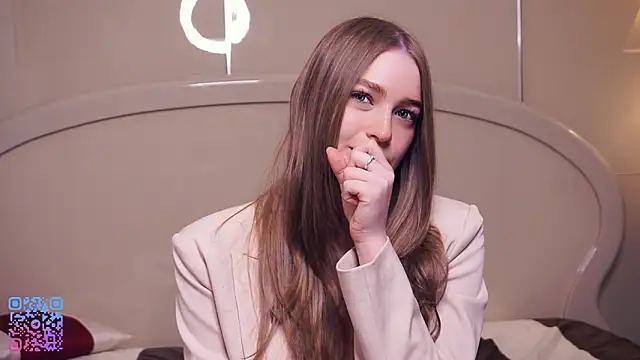 RowenaIanniello online show from March 14, 2026, 4:57 pm