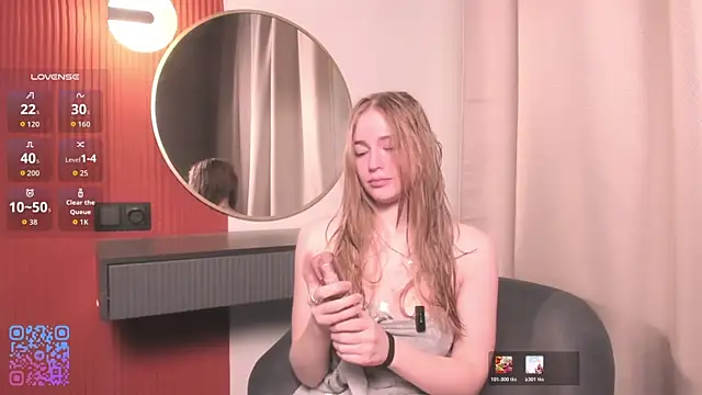 RowenaIanniello online show from March 25, 2026, 11:03 pm