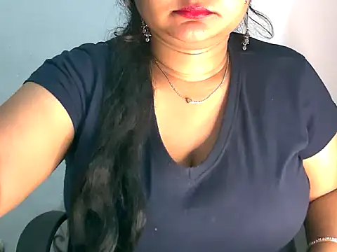 Snapshot of Saniya_K2 chatting on April 19, 2026, 6:21 pm Saniya K2 online show from April 19, 2026, 6:21 pm