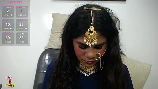 Snapshot of yaazhinii chatting on April 23, 2026, 12:29 pm yaazhinii online show from April 23, 2026, 12:29 pm