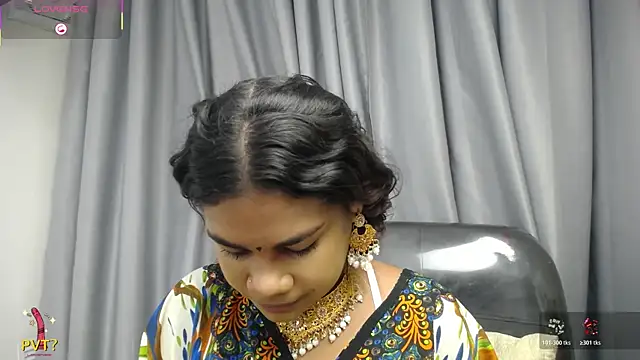 Snapshot of yaazhinii chatting on May 6, 2026, 11:47 am yaazhinii online show from May 6, 2026, 11:47 am