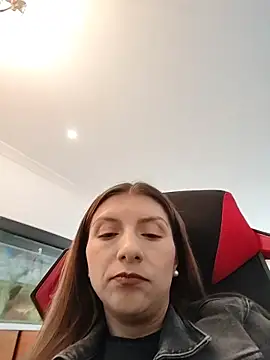 EloiseClairmont online show from February 12, 2026, 6:51 pm