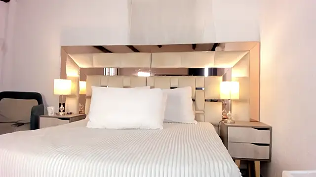 EloiseClairmont online show from March 25, 2026, 7:46 pm