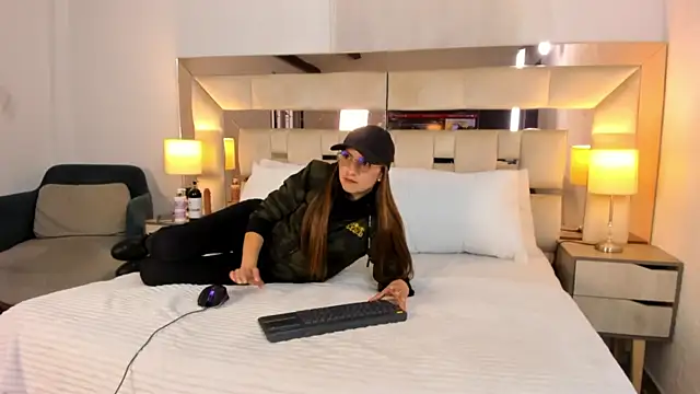 EloiseClairmont online show from February 28, 2026, 7:46 pm