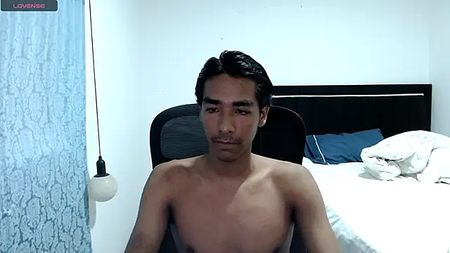 Snapshot of Pedestal_diamant chatting on June 2, 2026, 12:21 am Pedestal diamant online show from June 2, 2026, 12:21 am