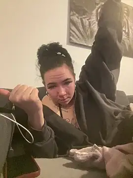 zoeelovee online show from February 27, 2026, 8:30 pm