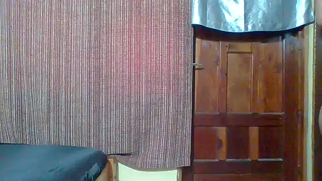 Snapshot of JUICY_T chatting on March 1, 2026, 6:35 am JUICY T online show from March 1, 2026, 6:35 am