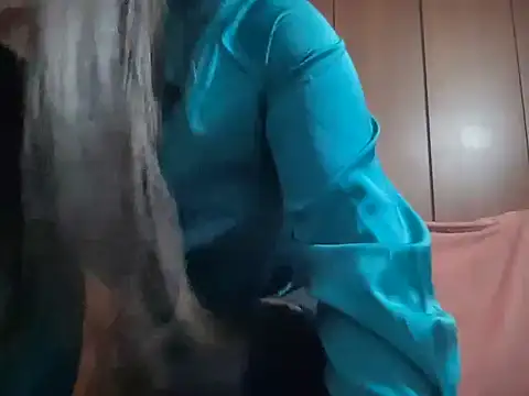 Snapshot of EmmaAlbaxx chatting on February 7, 2026, 8:39 pm EmmaAlbaxx online show from February 7, 2026, 8:39 pm