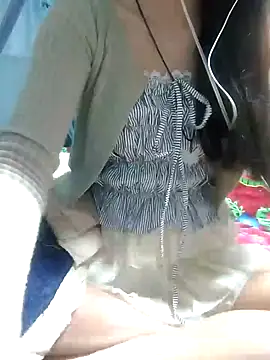 DoliceGirl2k online show from April 4, 2026, 10:27 pm