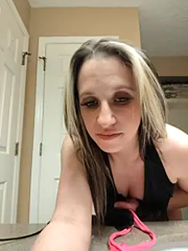 sexyymeli online show from February 22, 2026, 10:17 am