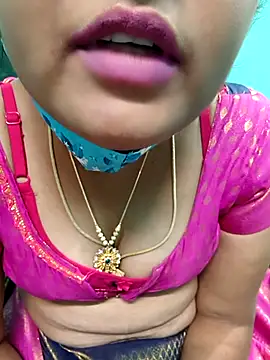 Snapshot of Tamilkannadacouple chatting on February 19, 2026, 5:21 pm Tamilkannadacouple online show from February 19, 2026, 5:21 pm