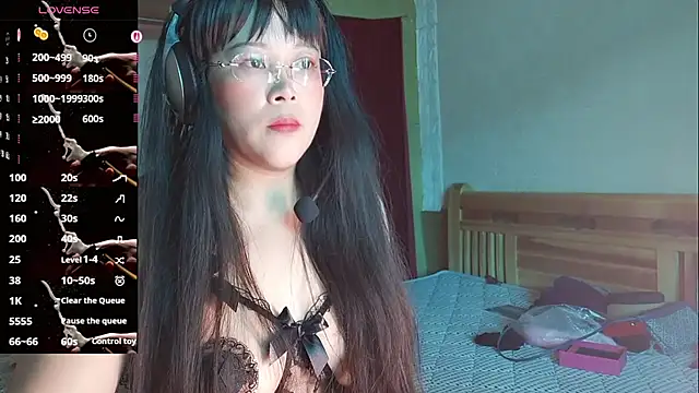 vivi523 online show from April 11, 2026, 8:51 am