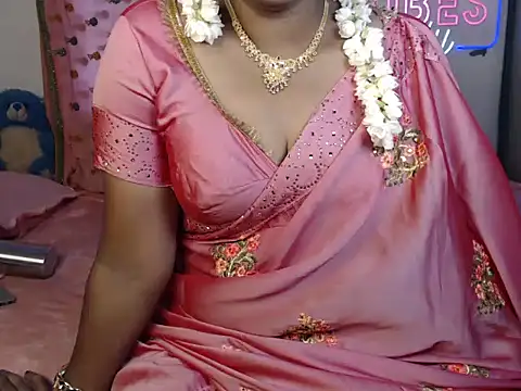 Snapshot of VixenNandhu chatting on June 26, 2026, 8:31 am VixenNandhu online show from June 26, 2026, 8:31 am