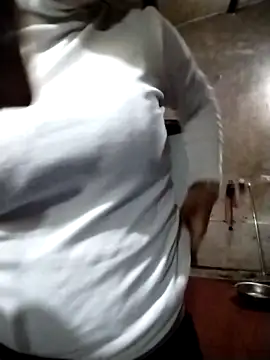 Snapshot of sen1199 chatting on February 6, 2026, 11:39 am sen1199 online show from February 6, 2026, 11:39 am