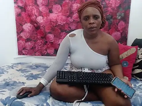 Queenteex6992 online show from February 9, 2026, 8:12 am