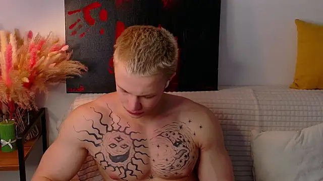 Snapshot of SterlingNoir chatting on February 17, 2026, 7:49 am SterlingNoir online show from February 17, 2026, 7:49 am