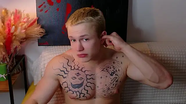 Snapshot of SterlingNoir chatting on February 18, 2026, 9:44 pm SterlingNoir online show from February 18, 2026, 9:44 pm