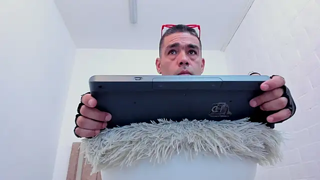 Fausto Storm online show from April 15, 2026, 7:58 pm