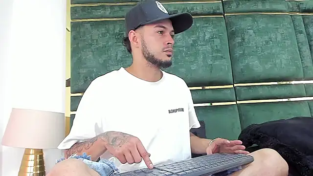 GaelyCoral online show from February 10, 2026, 12:26 pm