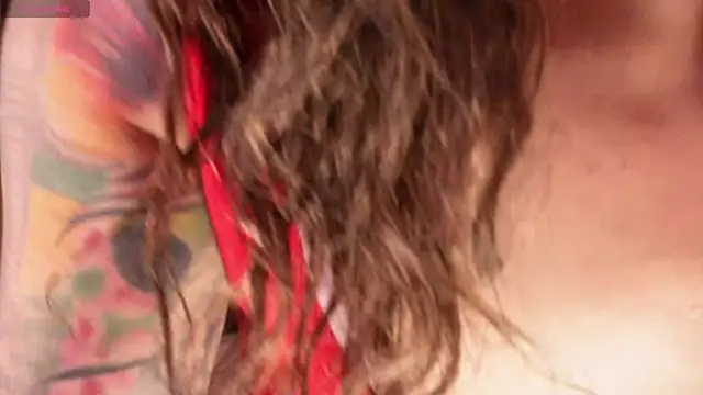 lara bombshell  online show from April 18, 2026, 12:02 am