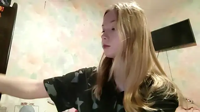 Snapshot of TiaBIanks chatting on February 28, 2026, 1:05 am TiaBIanks online show from February 28, 2026, 1:05 am