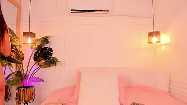 Nicole Whittee online show from February 26, 2026, 7:36 pm