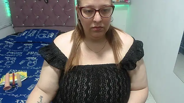 kataleyamilf69 online show from March 5, 2026, 12:46 pm