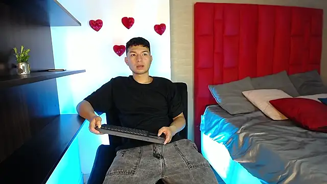 Liam Sean online show from March 3, 2026, 12:45 pm