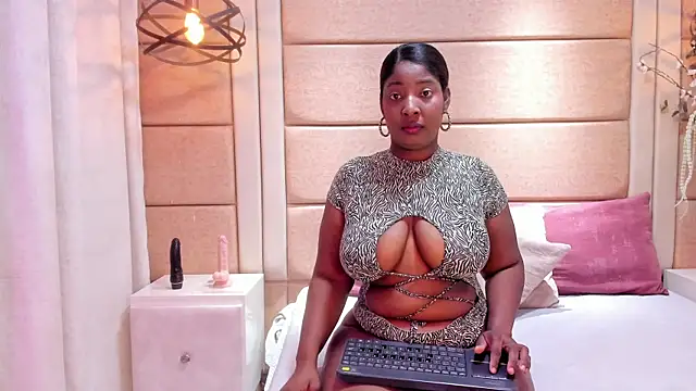 Snapshot of AprilMonroe chatting on February 27, 2026, 4:12 am AprilMonroe online show from February 27, 2026, 4:12 am