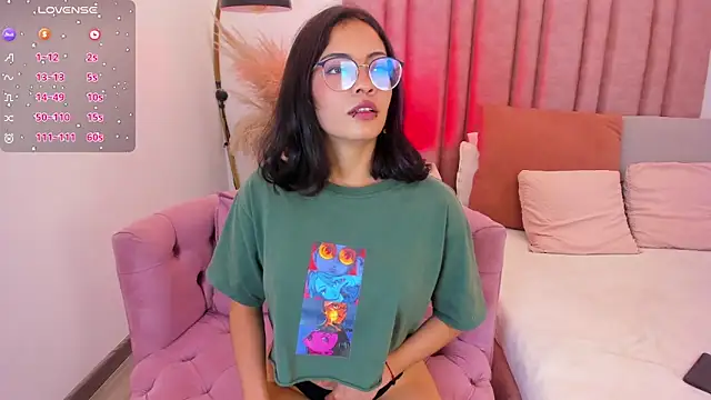 im lily  online show from May 20, 2026, 1:41 pm