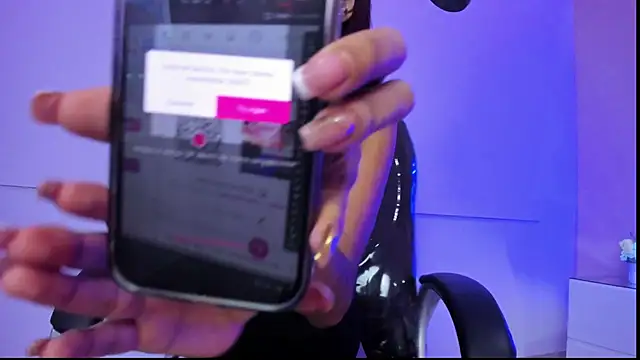 Snapshot of Emma_Hearts chatting on February 6, 2026, 3:57 am Emma Hearts online show from February 6, 2026, 3:57 am