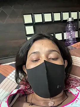 raavigirl online show from March 3, 2026, 6:26 pm