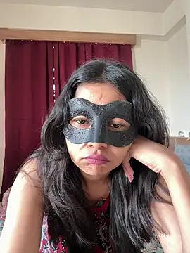 raavigirl online show from April 17, 2026, 5:43 am