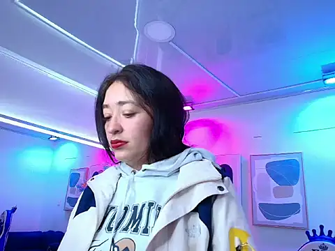 Alanna  scott online show from April 7, 2026, 4:03 am