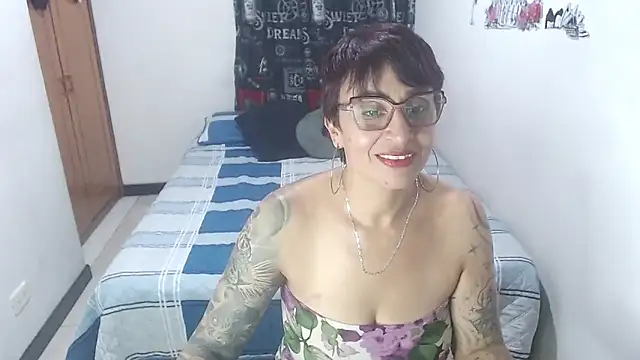 Charlotte gray  online show from June 14, 2026, 2:46 am