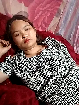 Luminana online show from April 10, 2026, 4:30 am