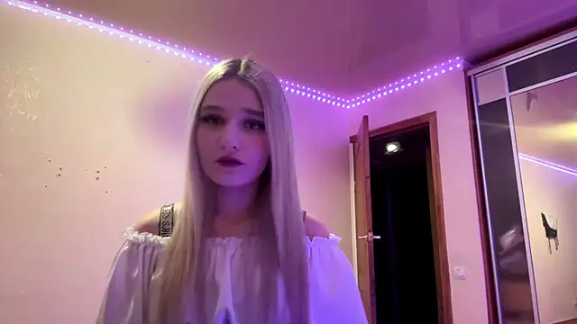 Snapshot of MiaBerlateen chatting on February 14, 2026, 2:17 pm MiaBerlateen online show from February 14, 2026, 2:17 pm